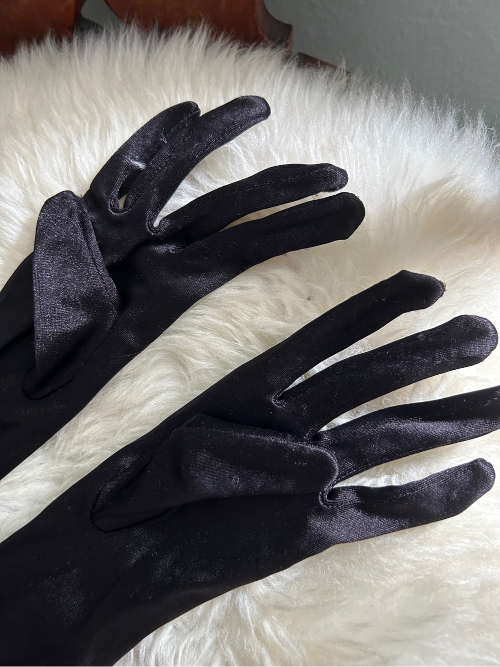 Long Black Satin Opera Gloves for Women - Picture 4 of 5